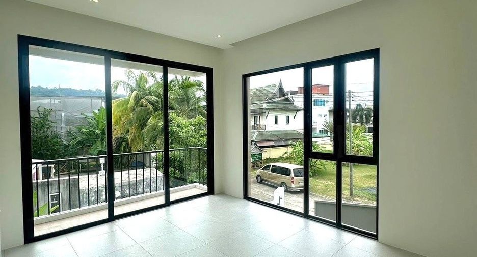 For sale 4 bedrooms villa in Mueang Phuket, Phuket
