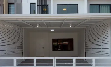 For sale 3 bedrooms townhouse in Prawet, Bangkok