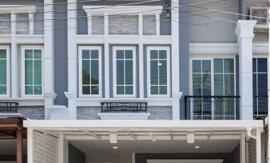 For sale 4 bedrooms townhouse in Prawet, Bangkok