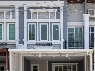 For sale 4 bedrooms townhouse in Prawet, Bangkok