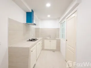 For sale 4 bedrooms townhouse in Prawet, Bangkok