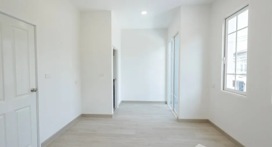 For sale 4 bedrooms townhouse in Prawet, Bangkok