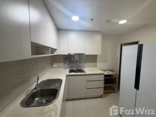 For rent 3 bedrooms condo in Huai Khwang, Bangkok