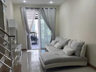 For rent 3 bedrooms townhouse in Mueang Chiang Mai, Chiang Mai