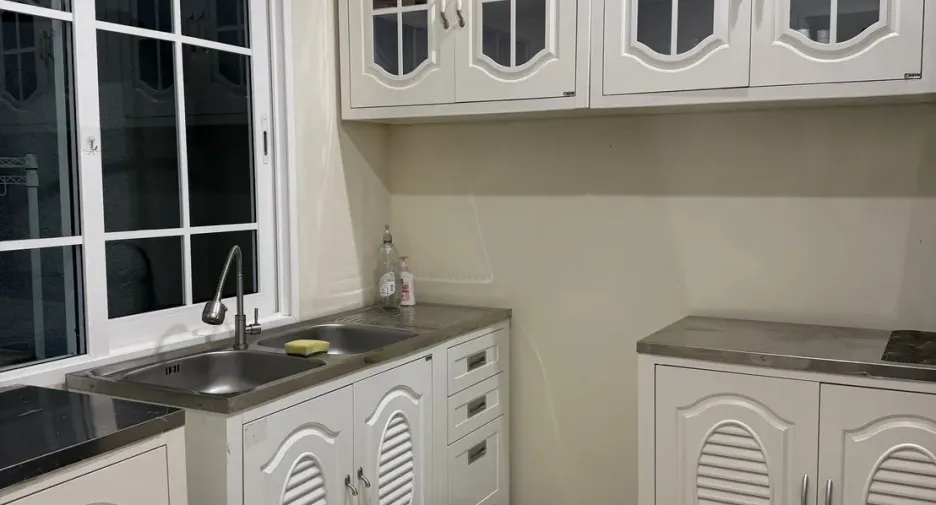 For rent 3 bedrooms townhouse in Mueang Chiang Mai, Chiang Mai
