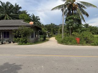 Terreno en venta en Nuea Khlong, Krabi