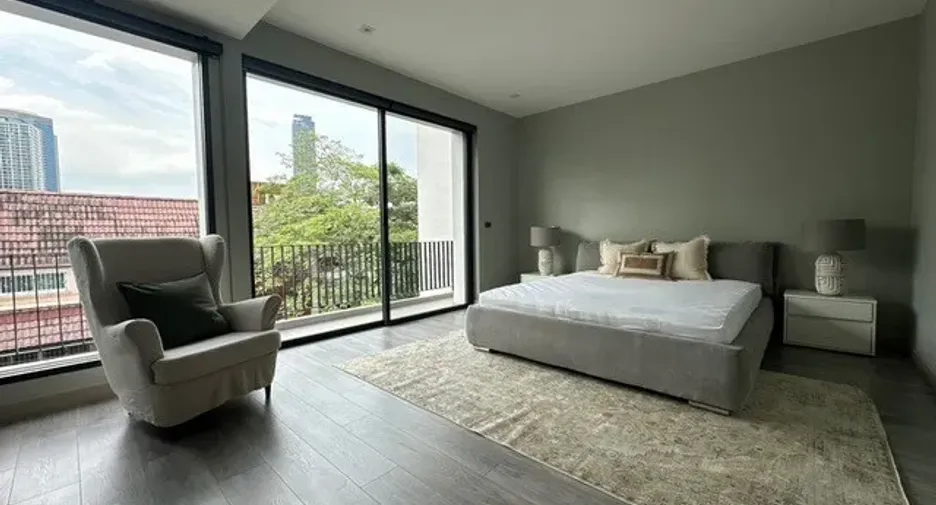 ให้เช่า 3 ห้องนอน บ้านเดี่ยว ใน วัฒนา, กรุงเทพฯ