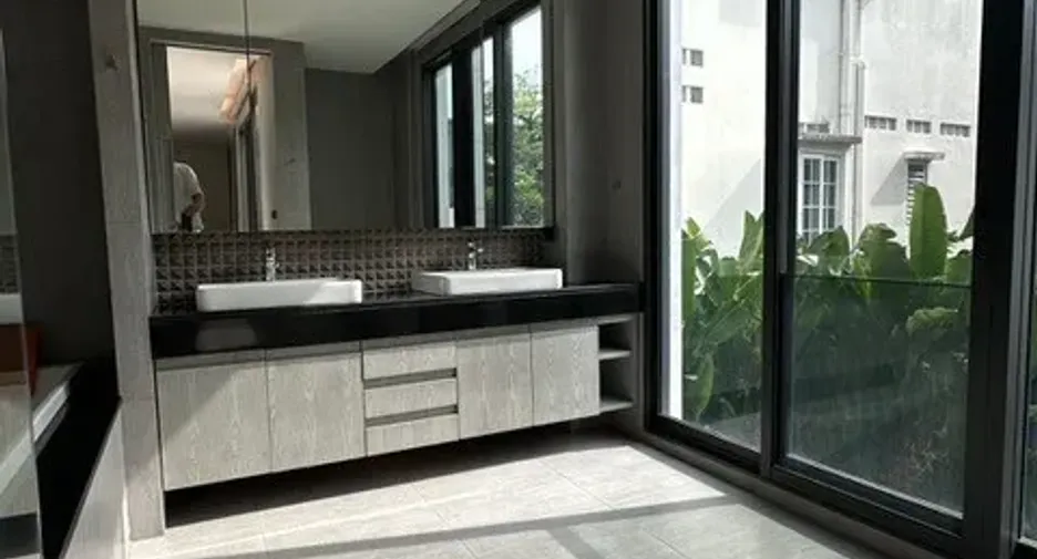 ให้เช่า 3 ห้องนอน บ้านเดี่ยว ใน วัฒนา, กรุงเทพฯ