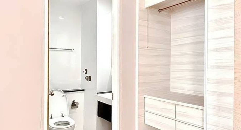 For rent 2 bedrooms condo in Bang Na, Bangkok