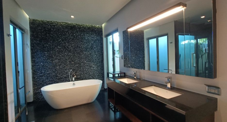 Villa en alquiler y en venta de 4 habitaciones en Thalang, Phuket
