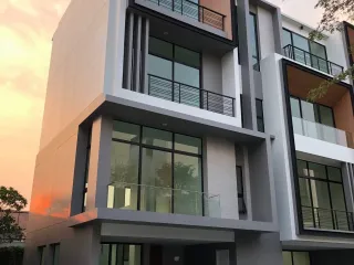 For rent 3 bedrooms house in Saphan Sung, Bangkok