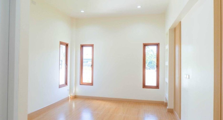 For sale 3 bedrooms house in Saraphi, Chiang Mai