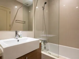 For sale 1 bed condo in Khlong Toei, Bangkok