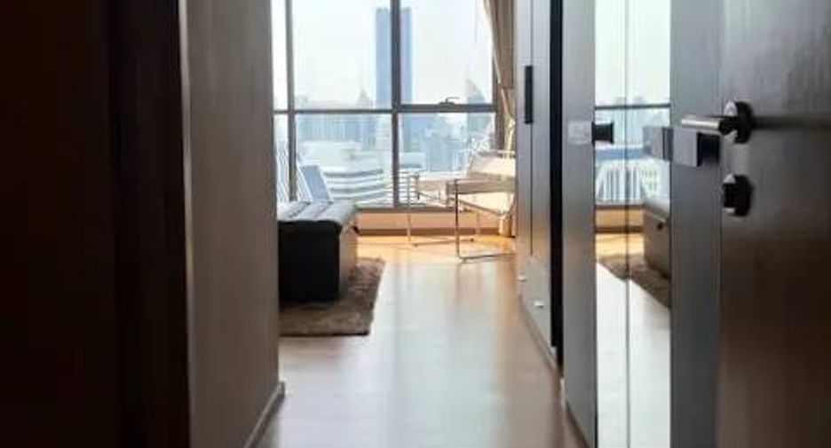 For sale 2 bedrooms condo in Khlong Toei, Bangkok