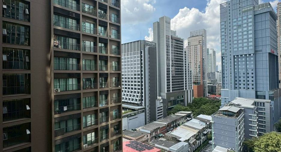 For sale 1 bed condo in Khlong Toei, Bangkok