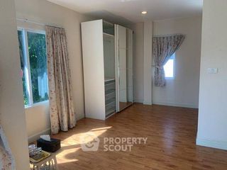 For sale 3 bedrooms house in Saphan Sung, Bangkok