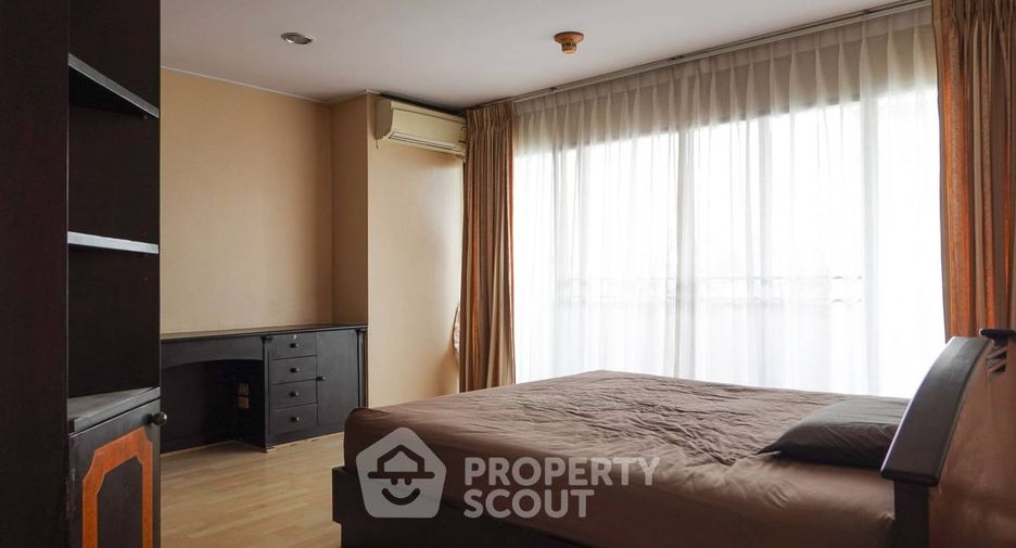 For rent 2 bedrooms condo in Watthana, Bangkok
