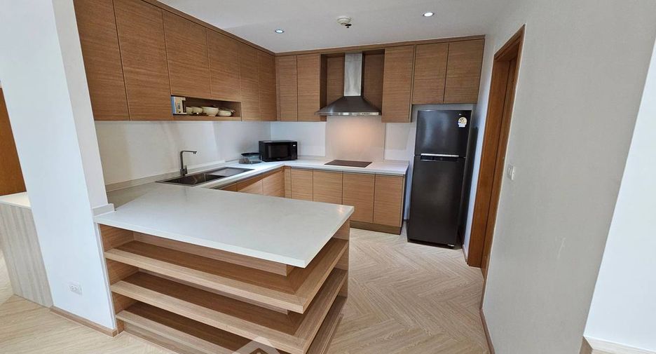 For rent 3 ベッドルーム condo in Khlong Toei, Bangkok