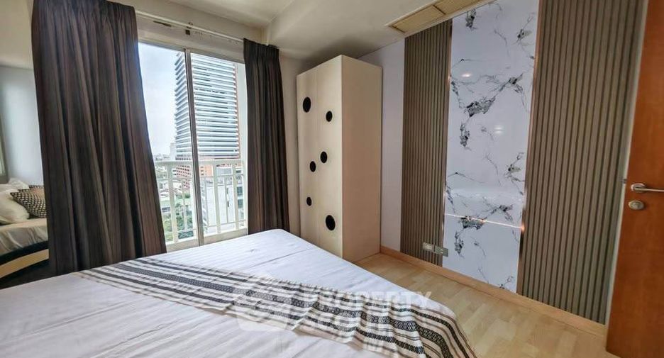 For rent 2 bedrooms condo in Watthana, Bangkok