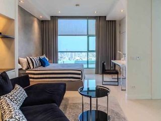 À louer 5 chambres condo à Bang Kho Laem, Bangkok