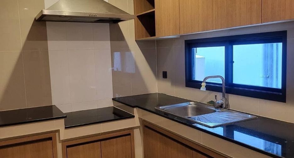 出租 3 卧室 独立屋 在 Bang Kapi, 曼谷