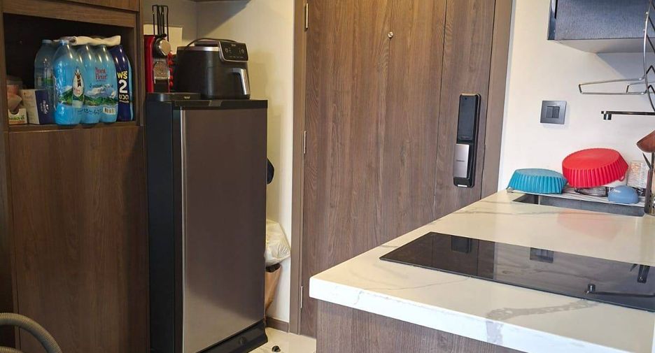For rent 1 bed condo in Watthana, Bangkok