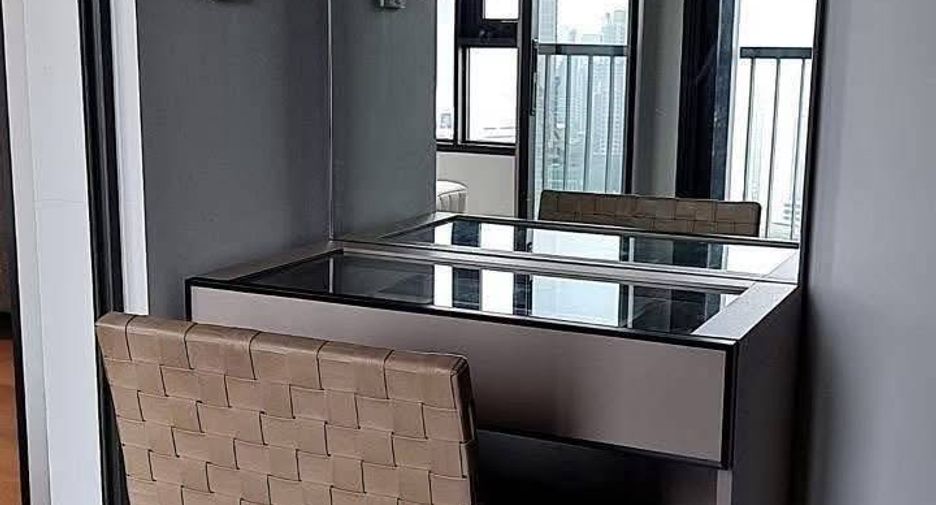 For rent 1 bed condo in Pathum Wan, Bangkok