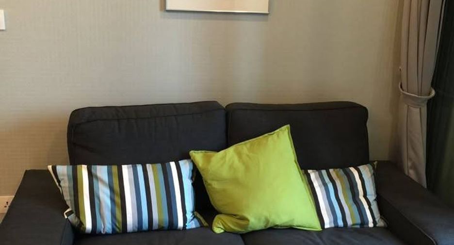 For rent 2 bedrooms condo in Huai Khwang, Bangkok