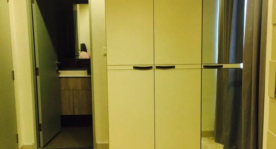 For rent 2 bedrooms condo in Huai Khwang, Bangkok