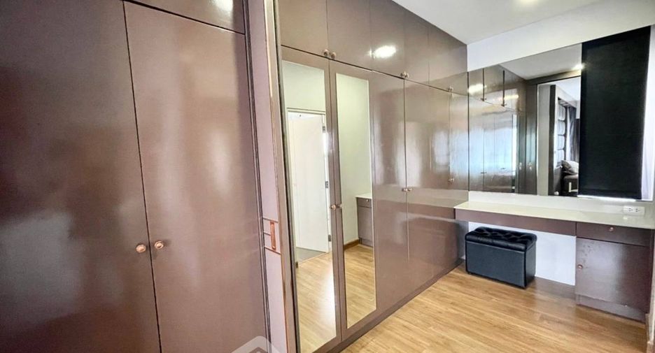 For sale 4 bedrooms house in Prawet, Bangkok