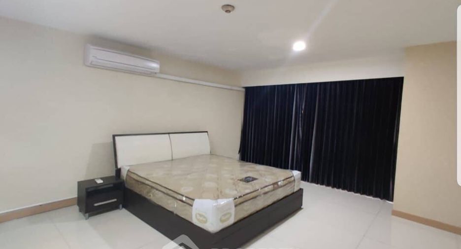 For sale 2 bedrooms condo in Watthana, Bangkok