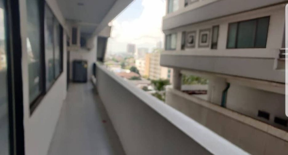 For sale 2 bedrooms condo in Watthana, Bangkok