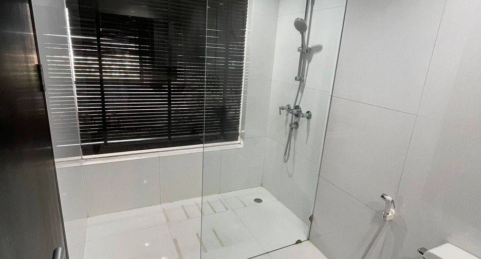 À louer et à vendre 1 chambre condo à Sathon, Bangkok