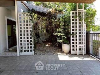 出售 4 卧室 独立屋 在 Si Racha, Chon Buri