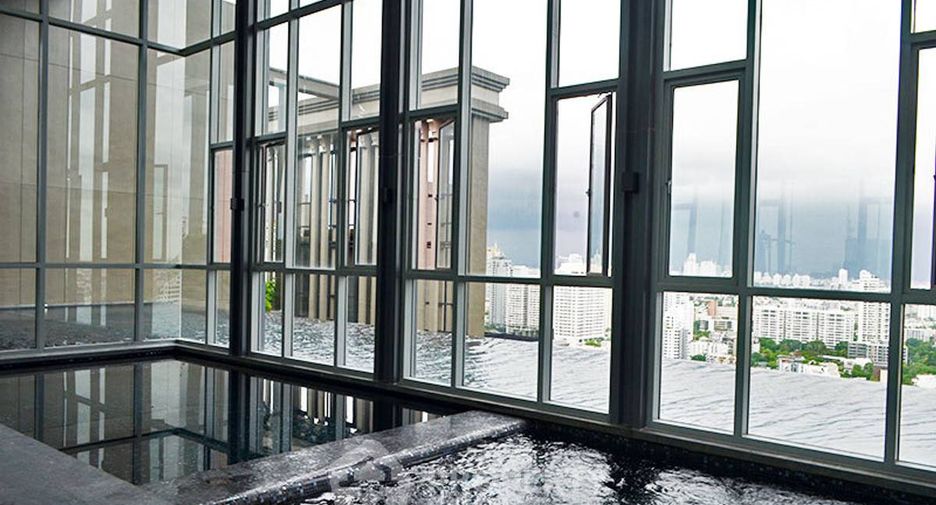 For sale 2 bedrooms condo in Khlong Toei, Bangkok