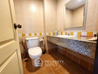 Condo en venta de 2 habitaciones en Yan Nawa, Bangkok