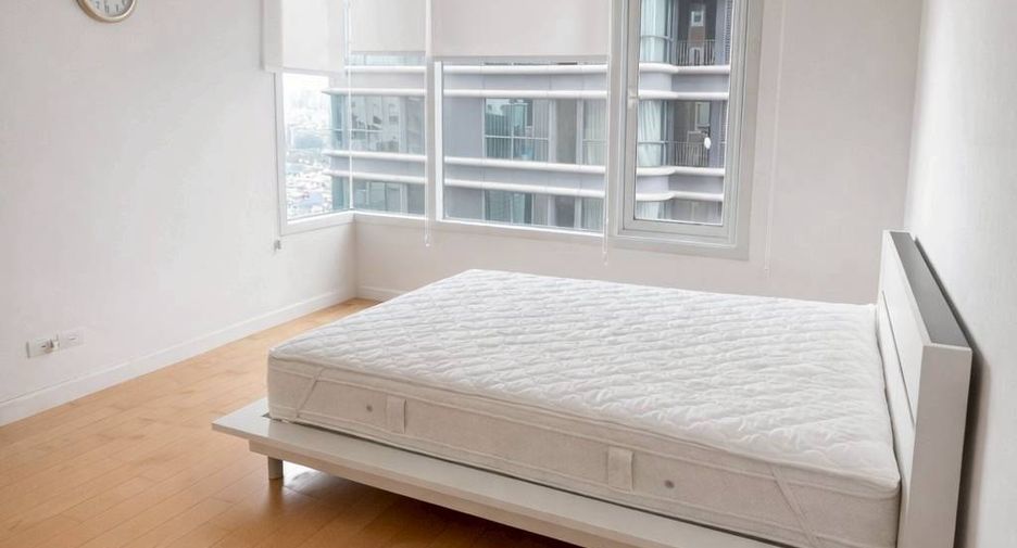 For sale 1 bed condo in Pathum Wan, Bangkok