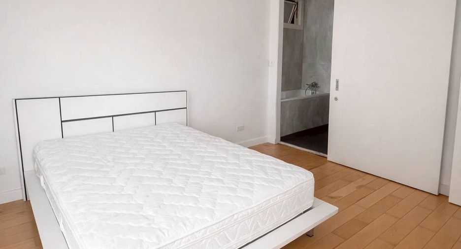 For sale 1 bed condo in Pathum Wan, Bangkok