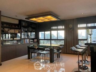 For sale 3 bedrooms condo in Phaya Thai, Bangkok