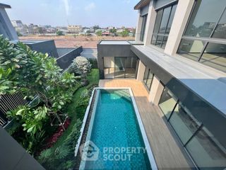 Casa en venta de 5 habitaciones en Bang Khen, Bangkok