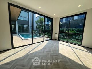 Casa en venta de 5 habitaciones en Bang Khen, Bangkok