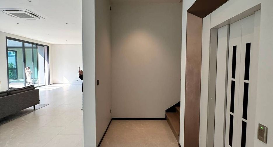 Casa en venta de 5 habitaciones en Bang Khen, Bangkok