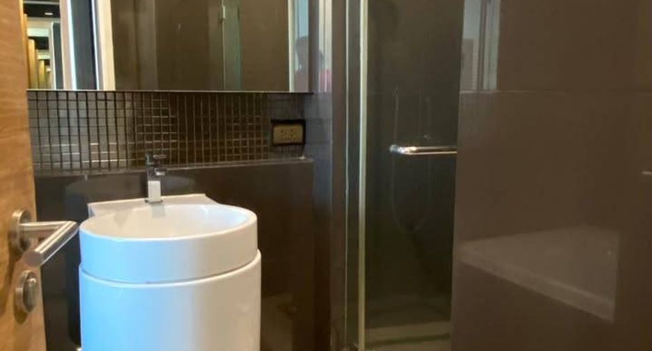 À vendre 1 chambre condo à Phra Khanong, Bangkok