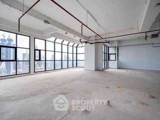Продажа 4 спальни кондо в Сатхон, Бангкок