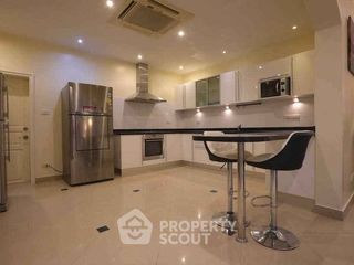 Casa en alquiler y en venta de 3 habitaciones en Bang Lamung, Chonburi