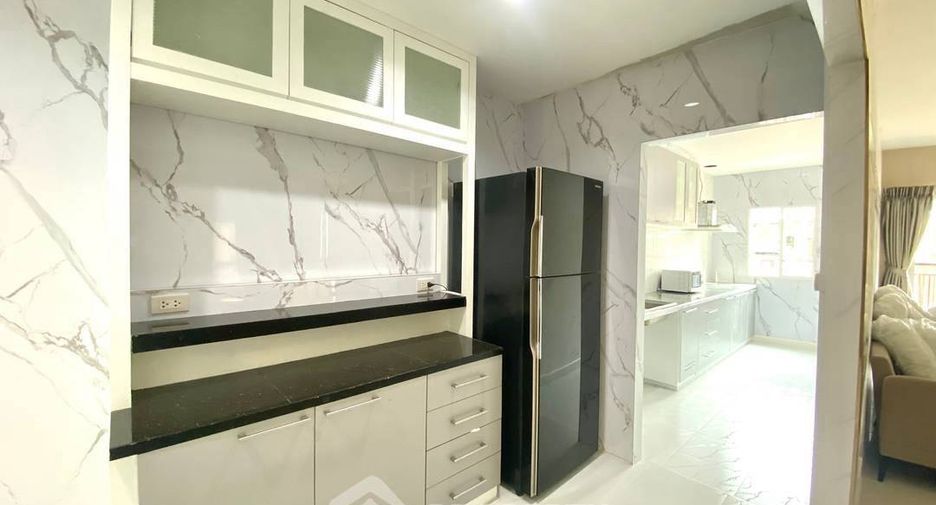 Haus zur Miete und zum Kauf mit 5 Zimmer in Suan Luang, Bangkok