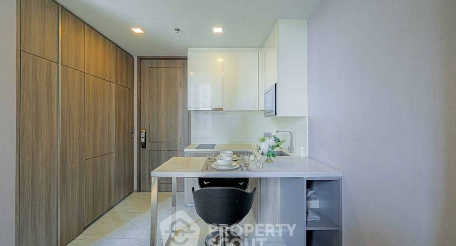 For sale 1 bed condo in Khlong Toei, Bangkok