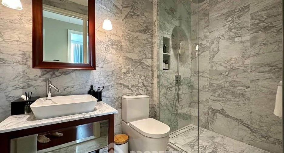 For sale 2 bedrooms condo in Watthana, Bangkok