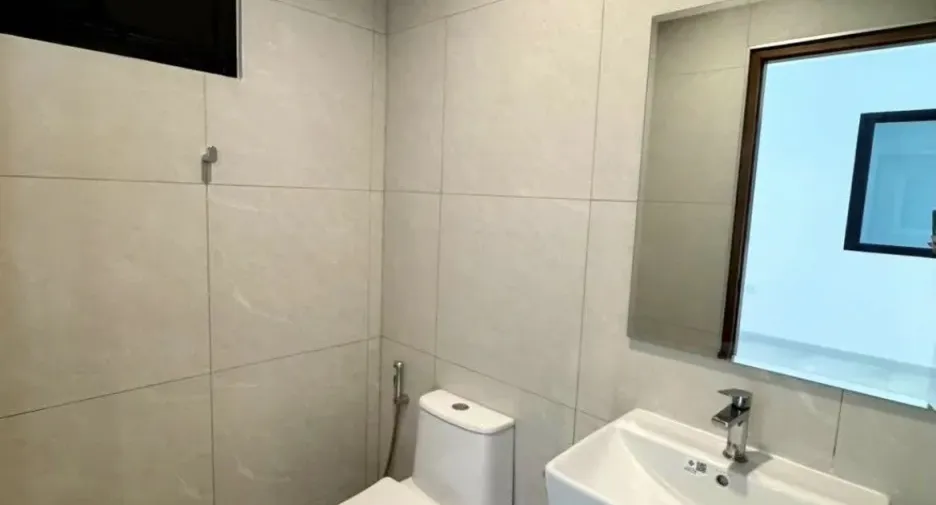 出租 2 卧室 办公室 在 Lat Phrao, 曼谷