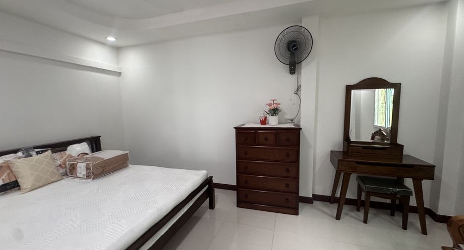 出租 4 卧室 独立屋 在 Bang Lamung, Chon Buri